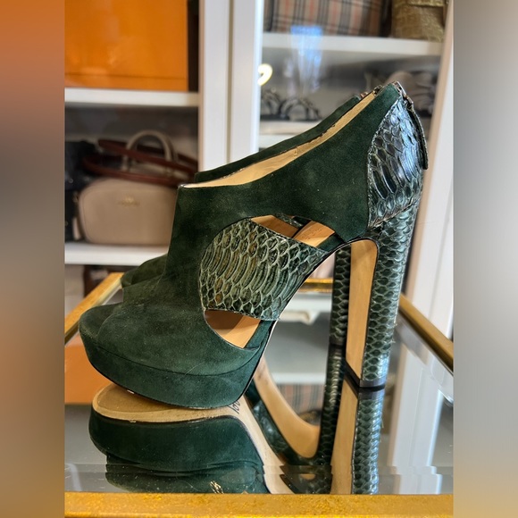 ***SOLD***Green Barneys New York Co-op Peep Toe Booties - Picture 4 of 9